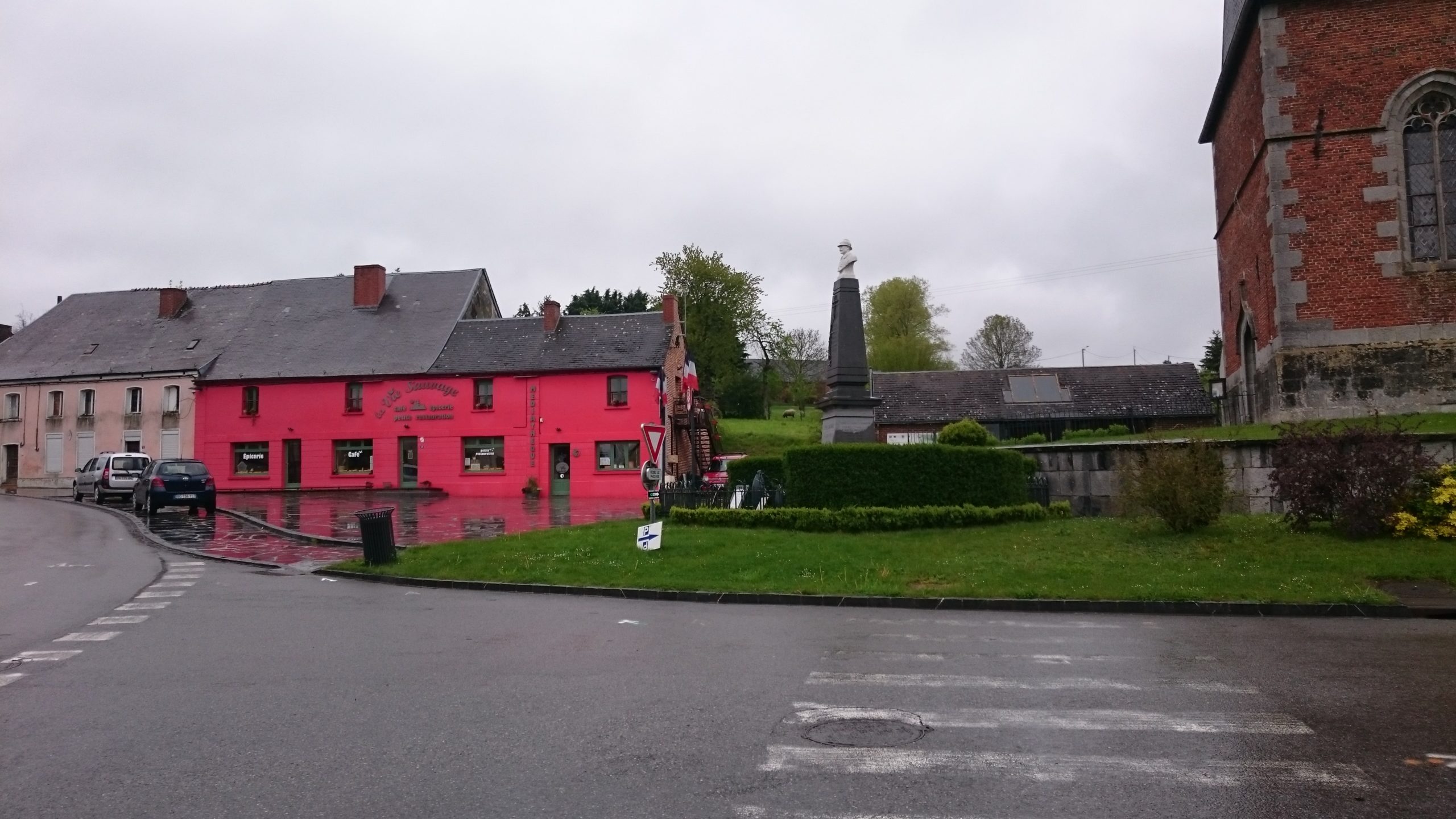 église et restaurant Eppe Sauvage