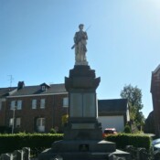 Monuments aux Morts, près de l'église d'Anor