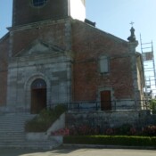Parvis de l'église Saint Nicolas d'Anor